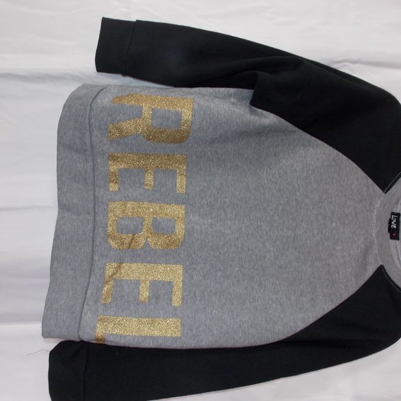 Black and Gray Sweatshirt - Picture 3 of 4